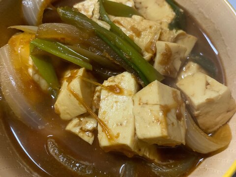 すりおろし生姜の豆腐と玉ねぎとネギの赤味噌汁